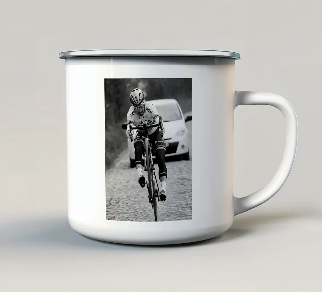 peter sagan gareggia in una delle gare classiche tazza in smalto da addelia shope