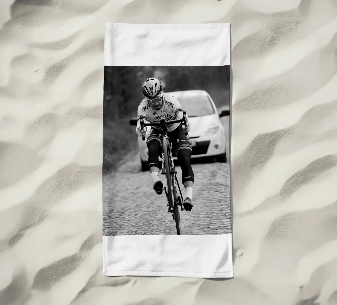 peter sagan gareggia in una delle gare classiche telo mare da addelia shope