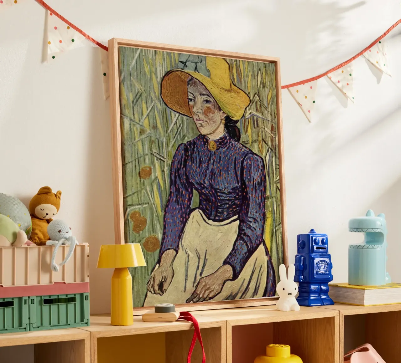 weibliche Rolle mit Weizenfeld im Hintergrund Leinwand mit Schattenfugenrahmen von Piper Shop Oke