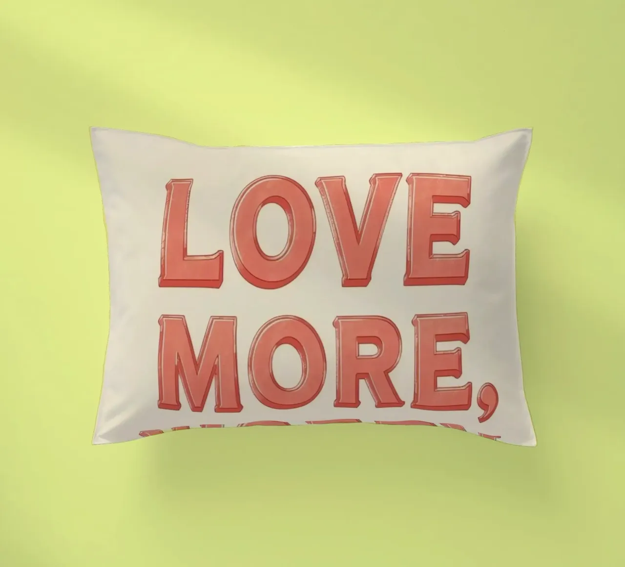 Ama di più, preoccupati di meno Testo grafico cuscino da DesignDoodle