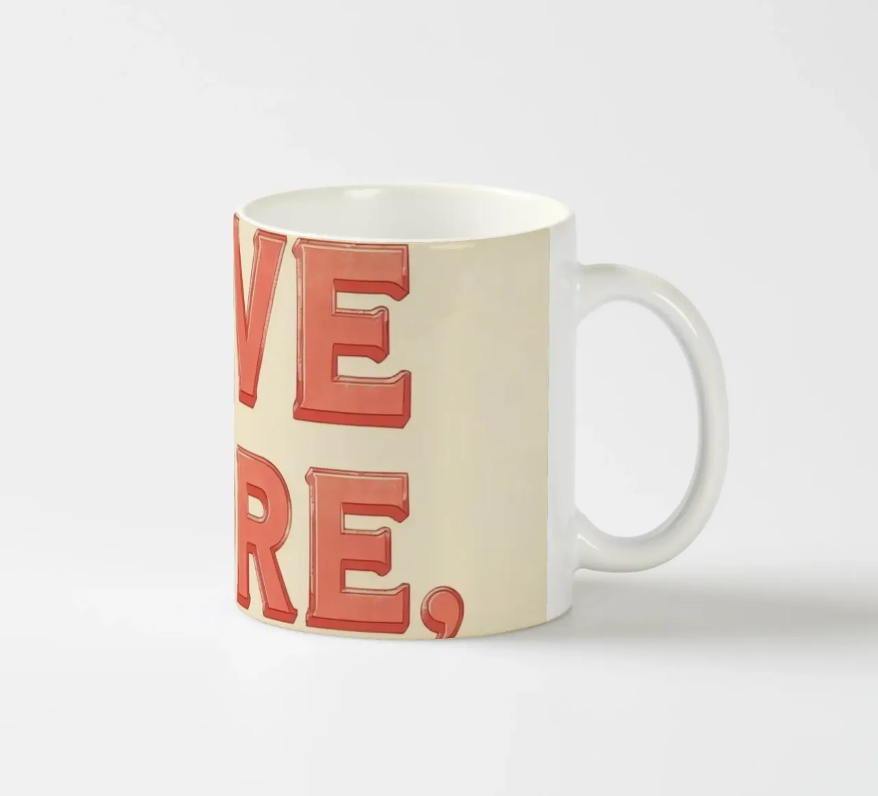 Ama di più, preoccupati di meno Testo grafico tazza in ceramica da DesignDoodle