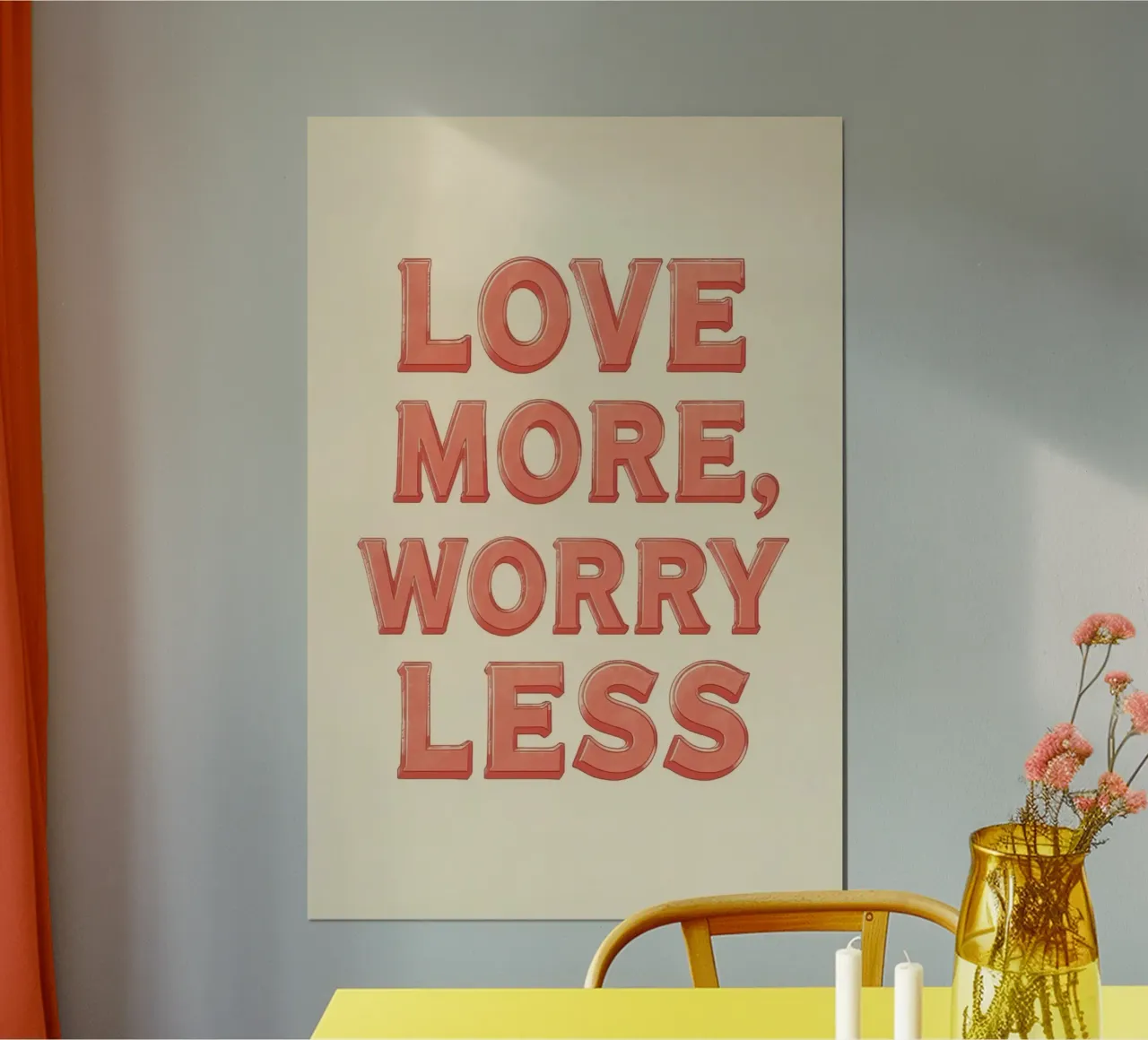 Ama di più, preoccupati di meno Testo grafico poster con telaio in plastica da DesignDoodle