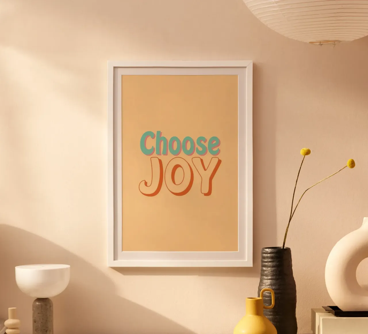 Scegliete la grafica JOY poster con telaio in legno da DesignDoodle