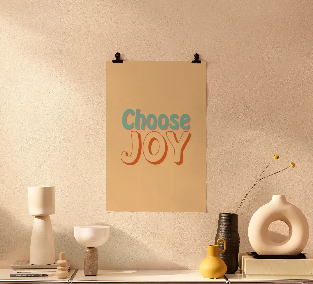 Scegliete la grafica JOY poster con telaio in legno da DesignDoodle