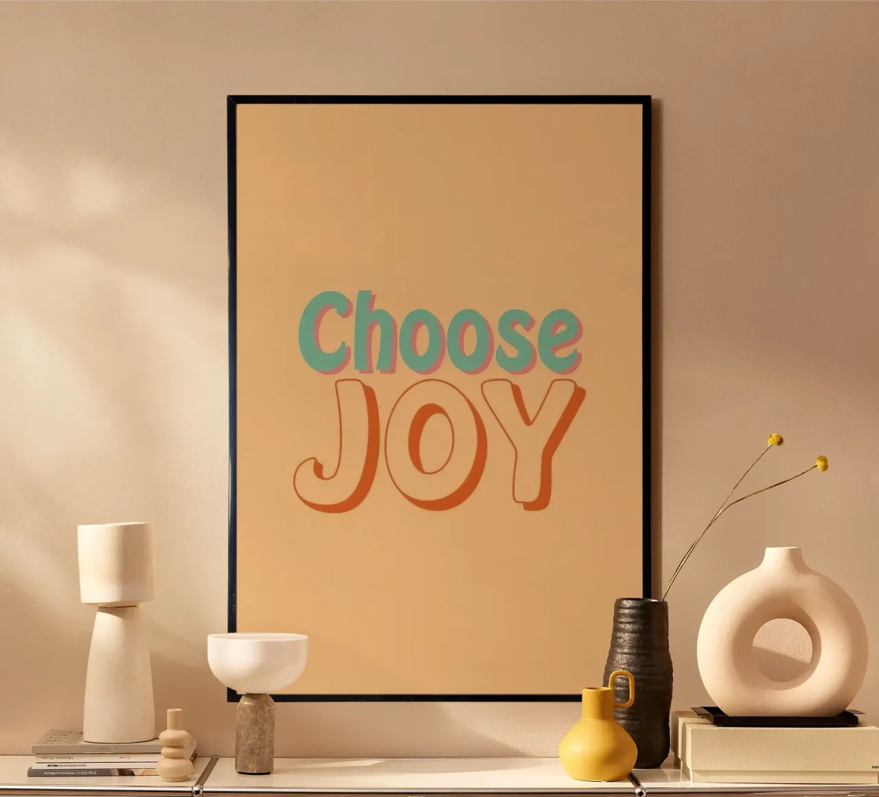 Scegliete la grafica JOY poster con telaio in legno da DesignDoodle