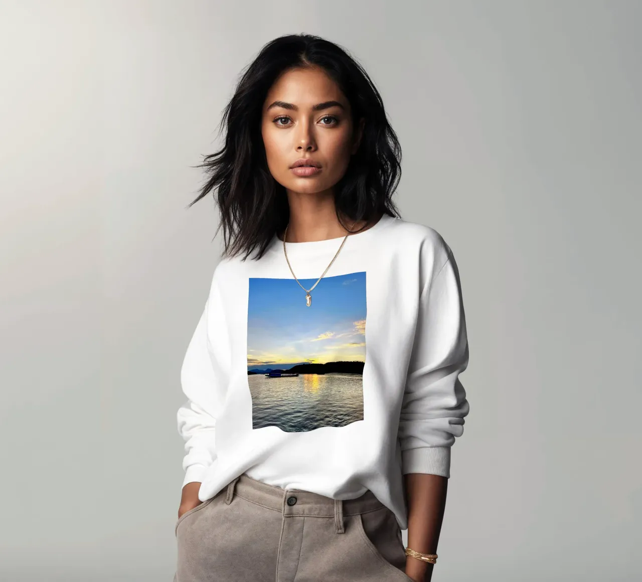 sunset in laos sweatshirt van Reiselust