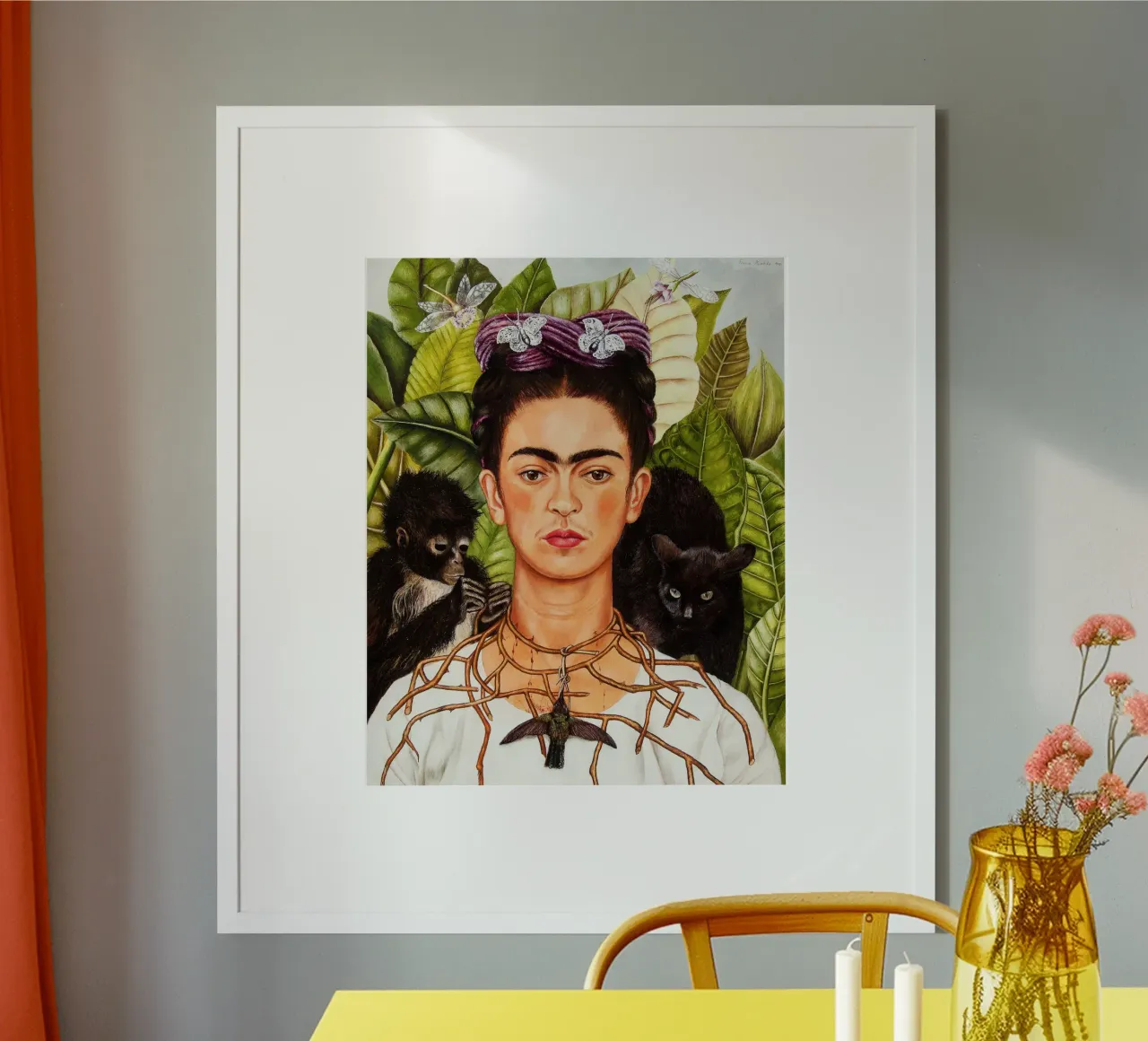 Autoritratto con collana di spine e colibrì poster con telaio in alluminio da Classic Art Prints