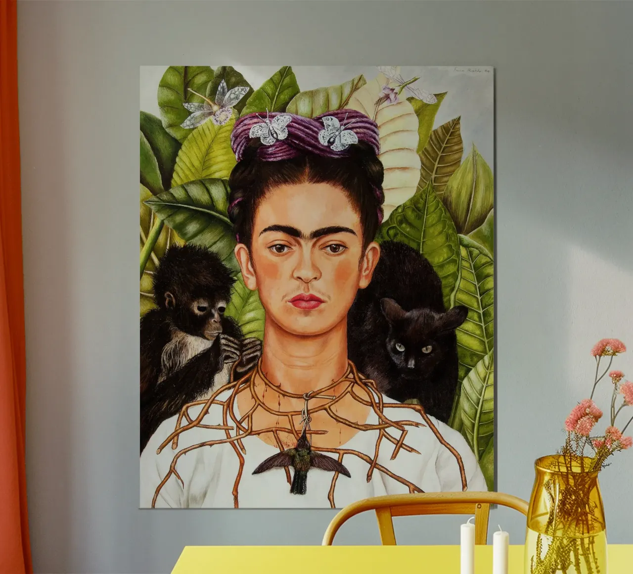 Autoritratto con collana di spine e colibrì poster con telaio in alluminio da Classic Art Prints