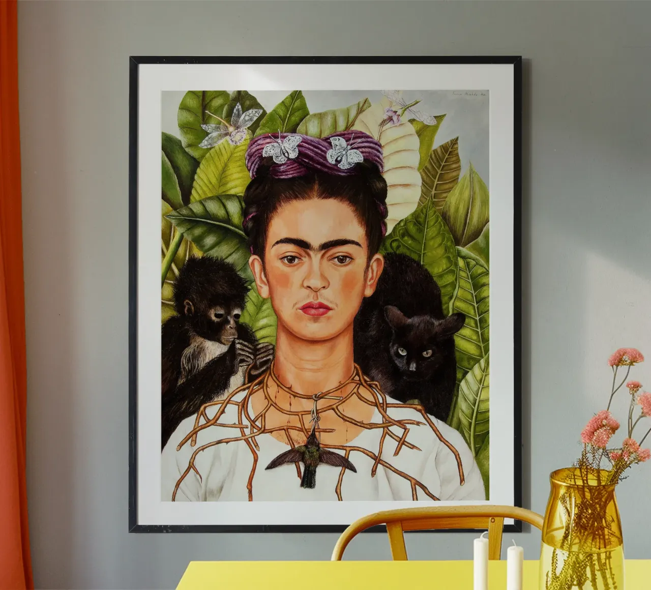 Autoritratto con collana di spine e colibrì poster con telaio in alluminio da Classic Art Prints