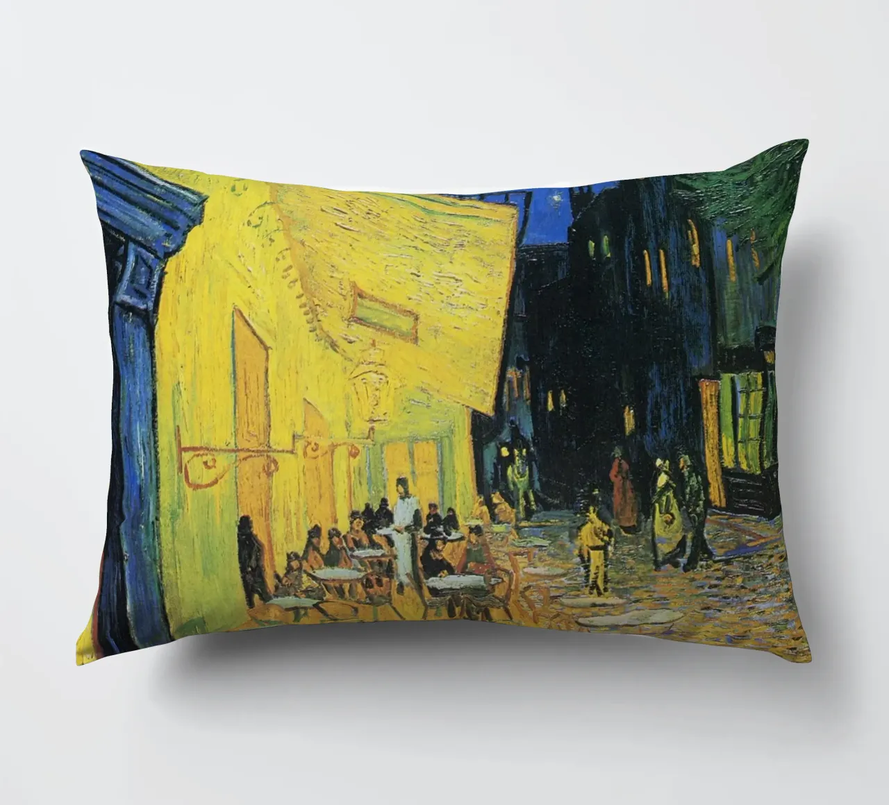 Terrazza del caffè di notte di Vincent van Gogh. cuscino da Chérie Prints