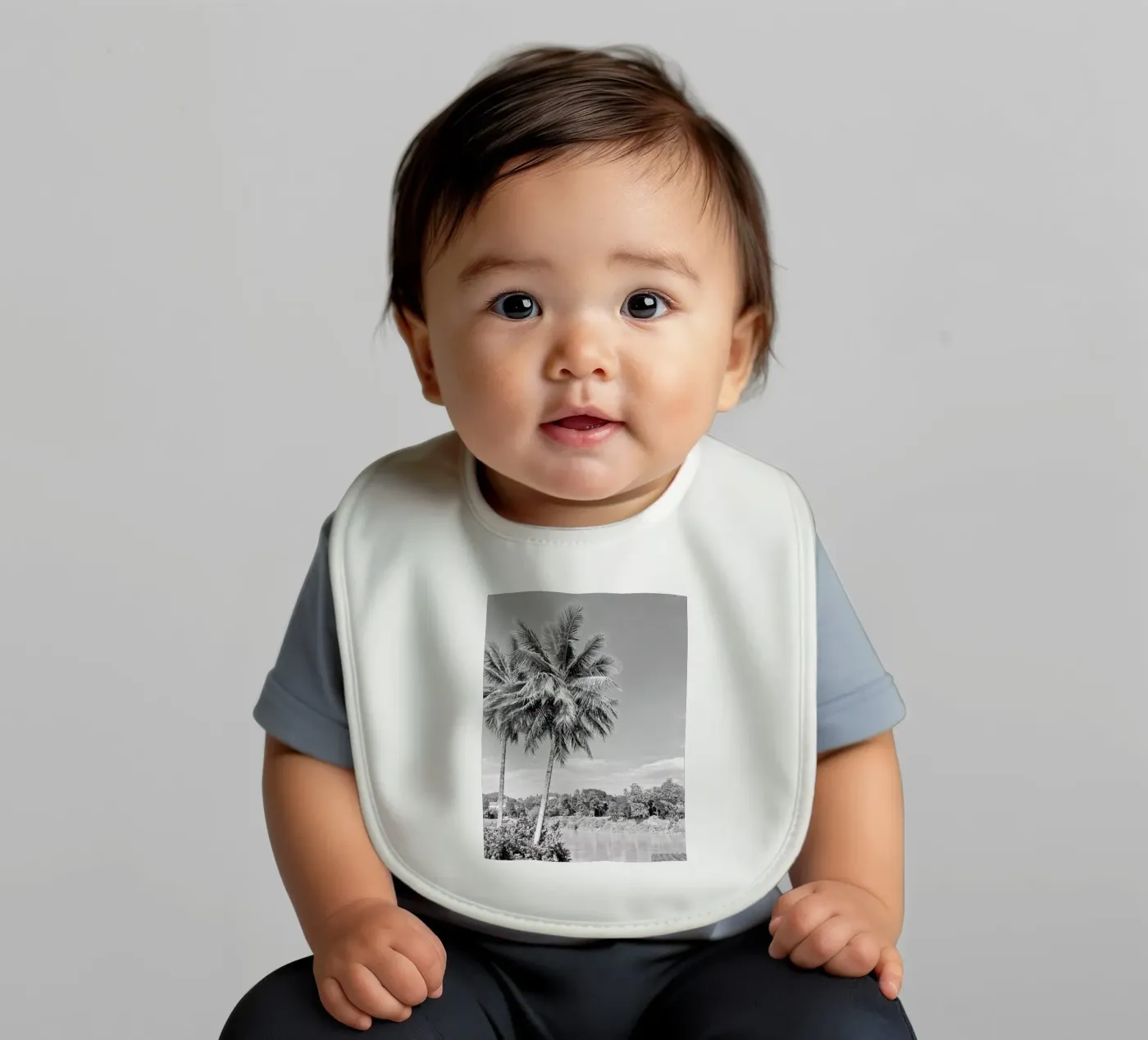 palmtree baby bib by Reiselust