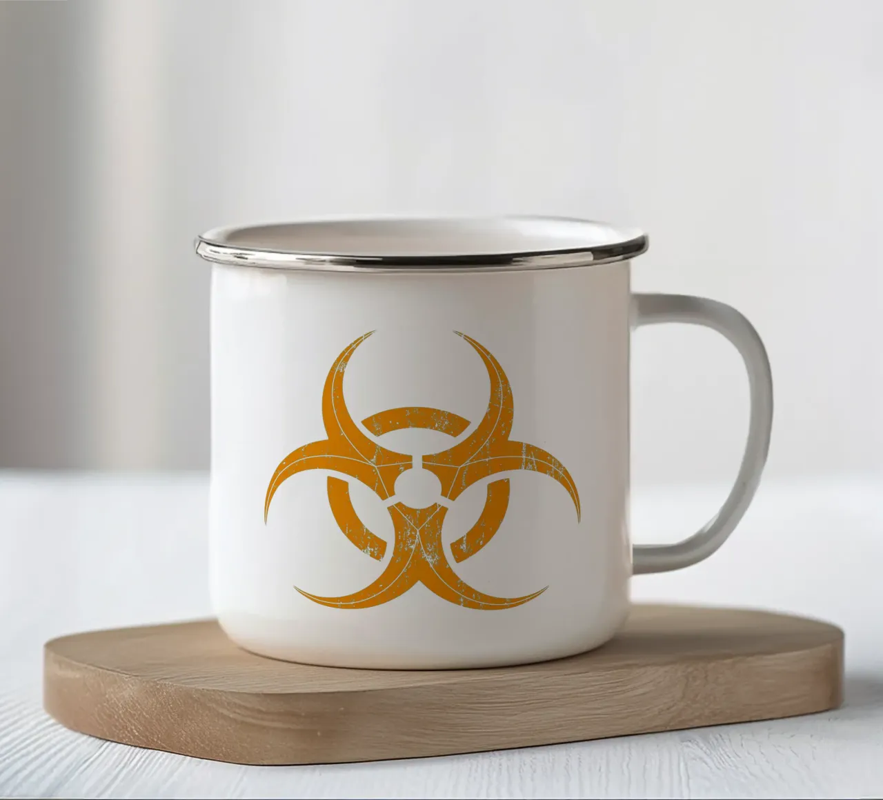 Segno di rischio biologico tazza in smalto da Mariel Toigo