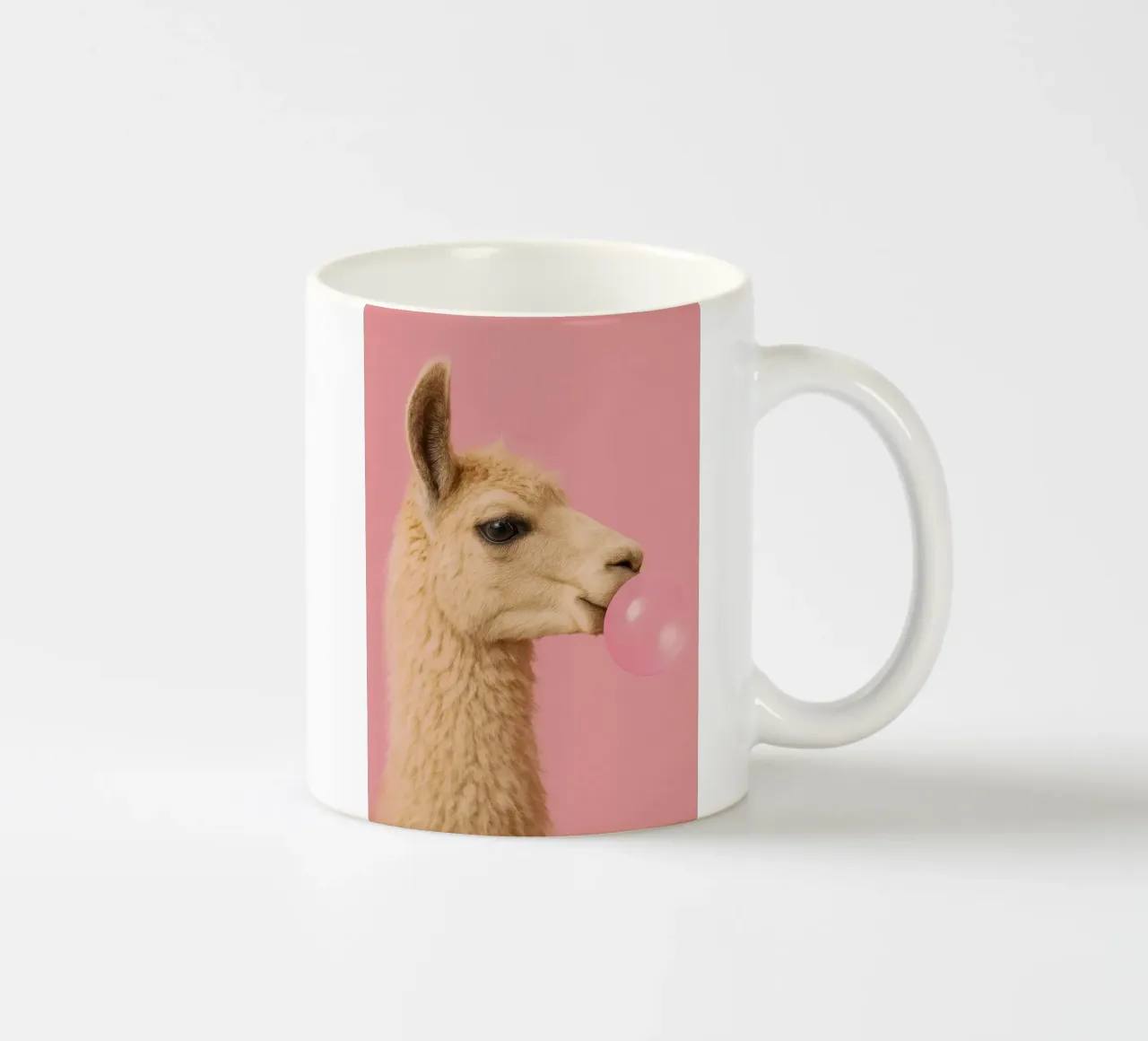 Llama Blowing Bubblegum tazza in ceramica da Attaboy Dsgn