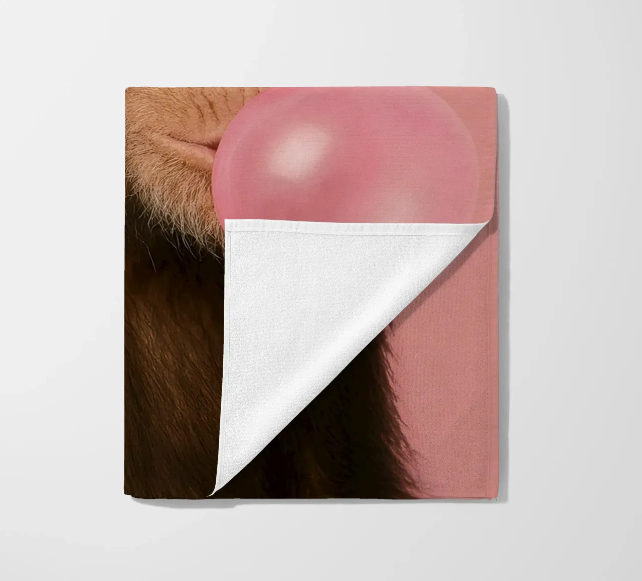 Chimpanzee with Bubblegum telo mare da Attaboy Dsgn