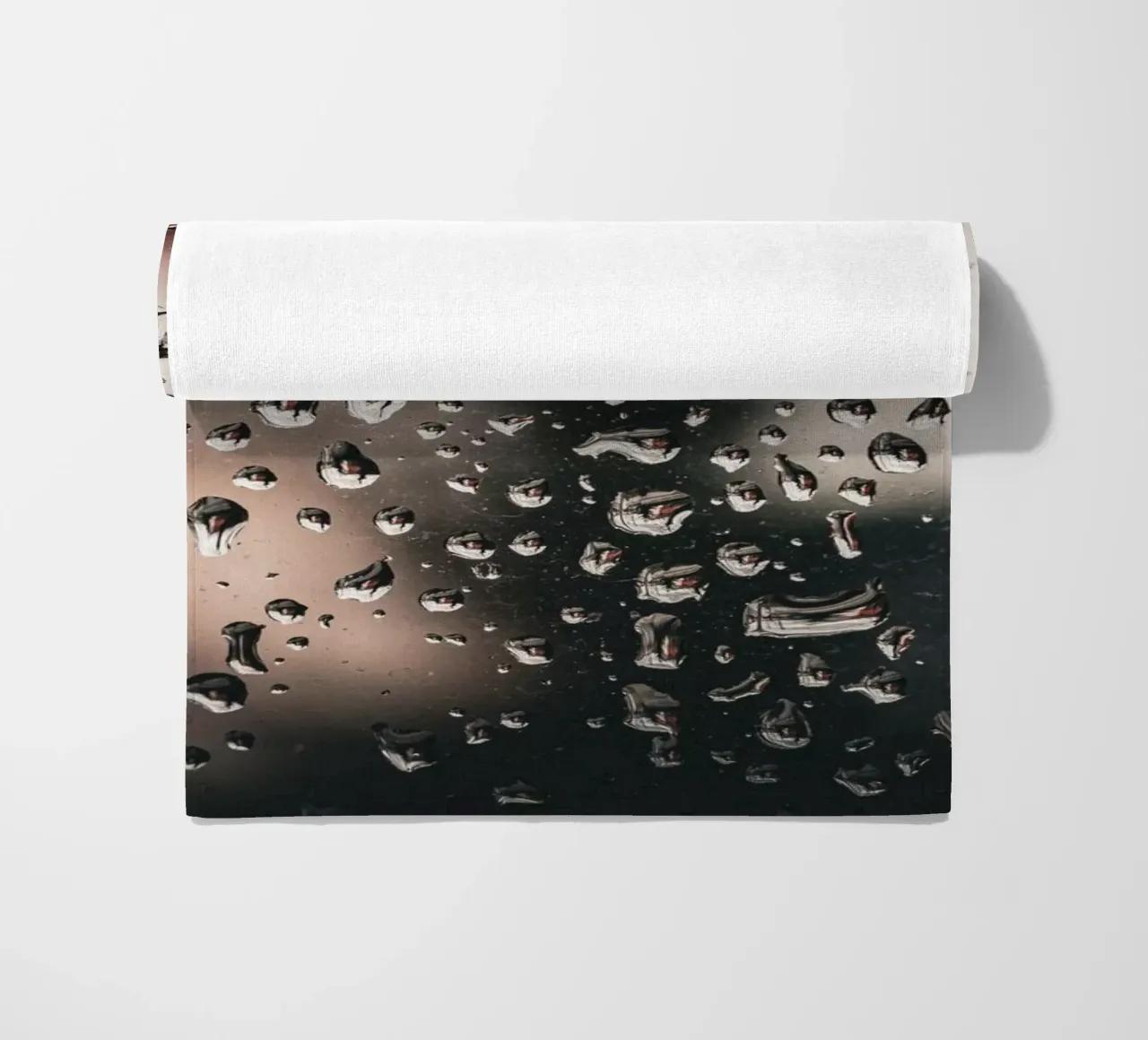 Raindrops beach towel by Marcus Beckert | Fotografie