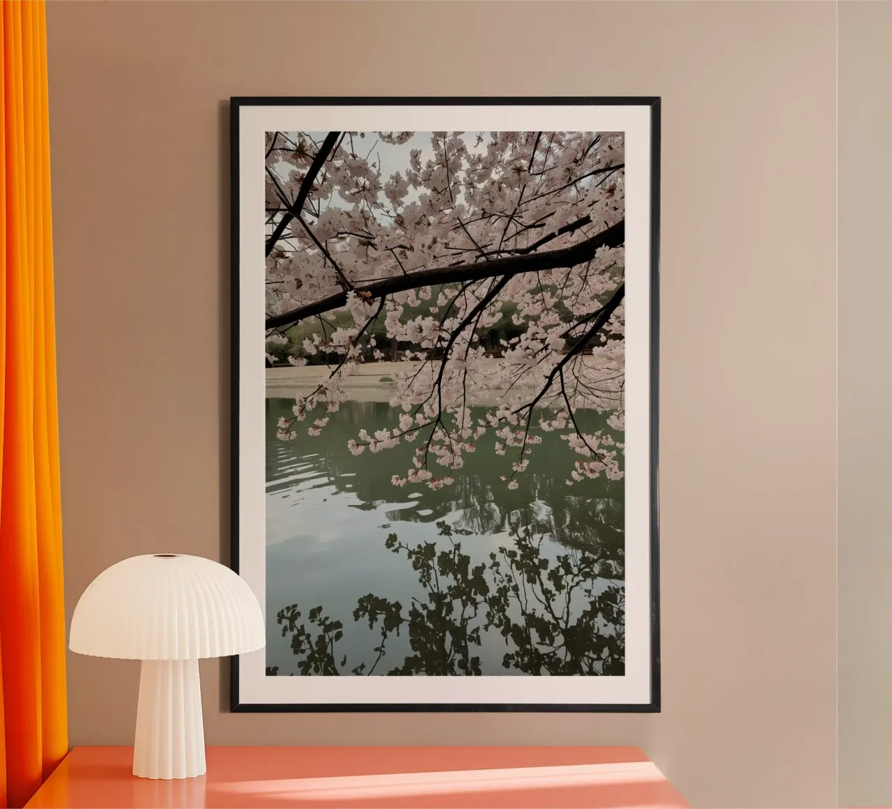 Rami di ciliegio in fiore sull'acqua con riflessi poster con telaio in plastica da DesignDoodle