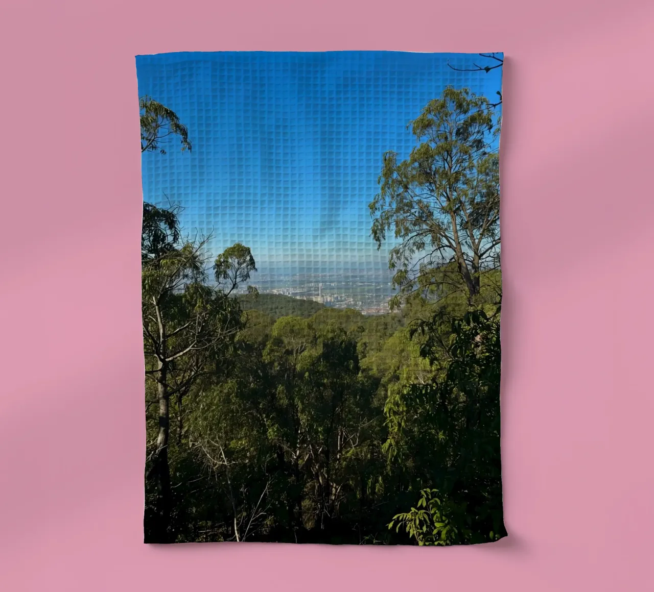 Paysage urbain Vue à travers les arbres torchon de DesignDoodle