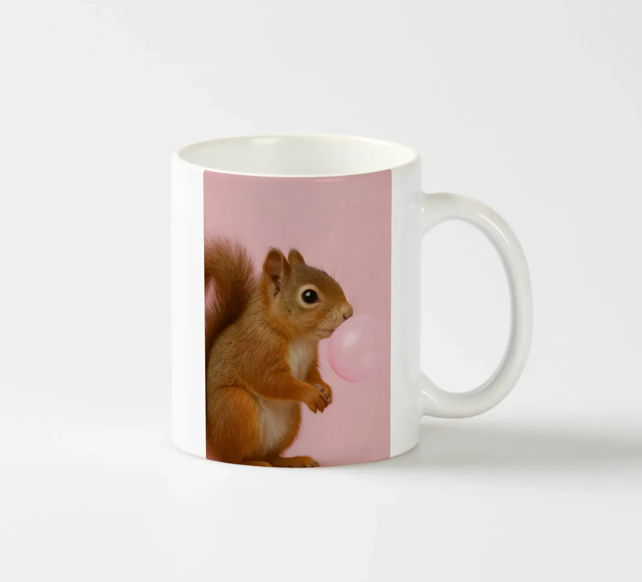 Squirrel with Bubblegum tazza in ceramica da Attaboy Dsgn