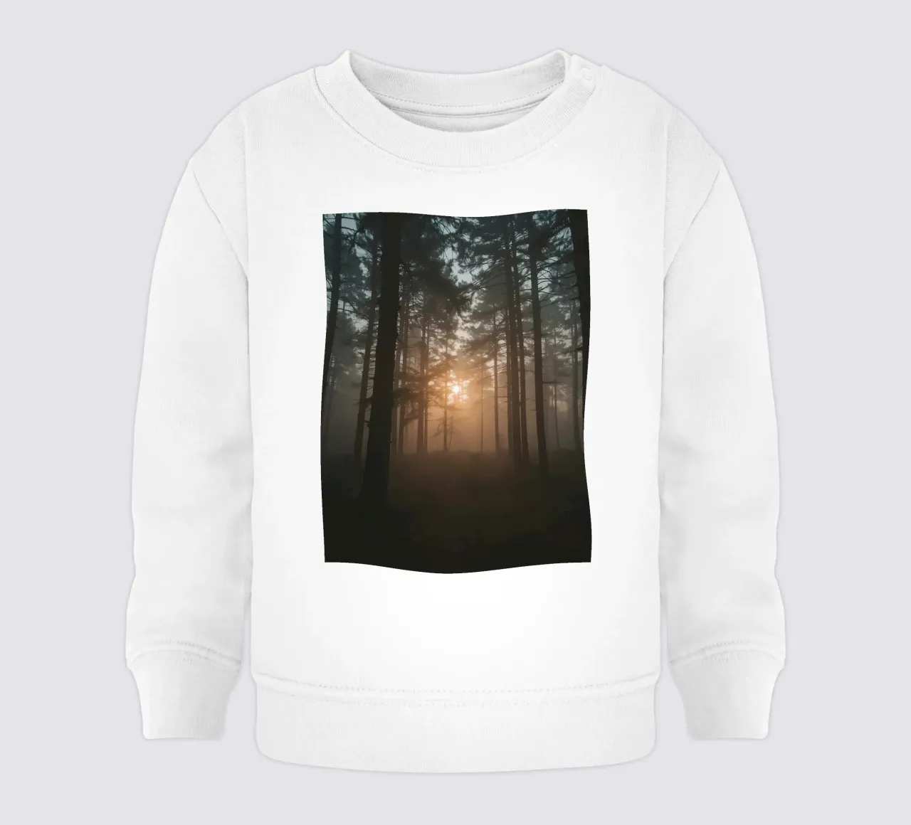 Foresta nebbiosa con alberi alti e luce solare felpa neonato da DesignDoodle