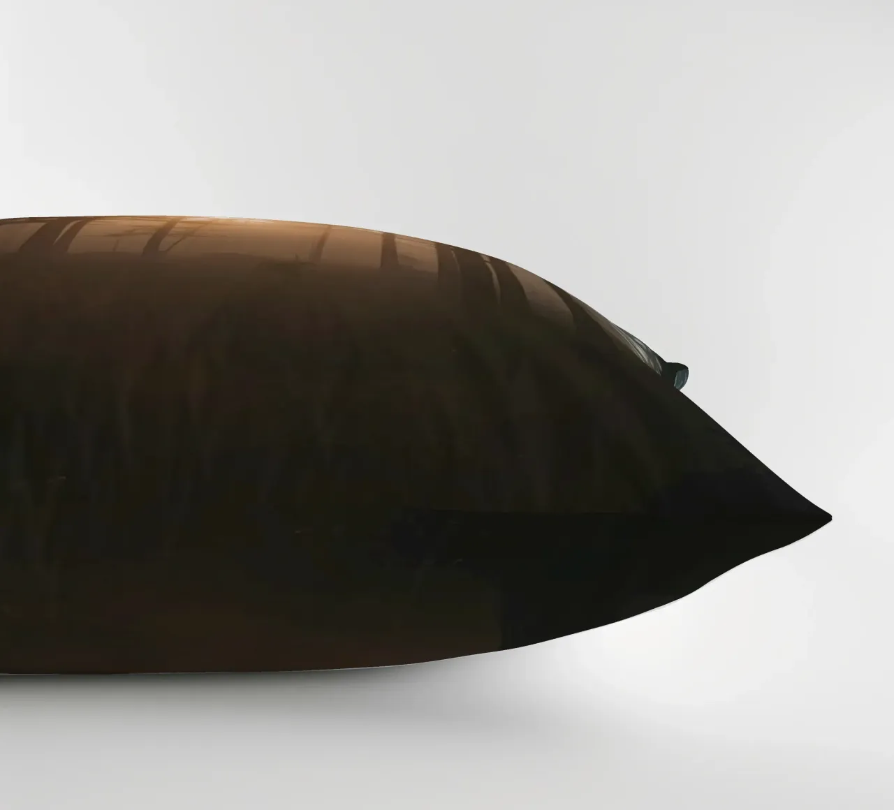 Foresta nebbiosa con alberi alti e luce solare cuscino da DesignDoodle