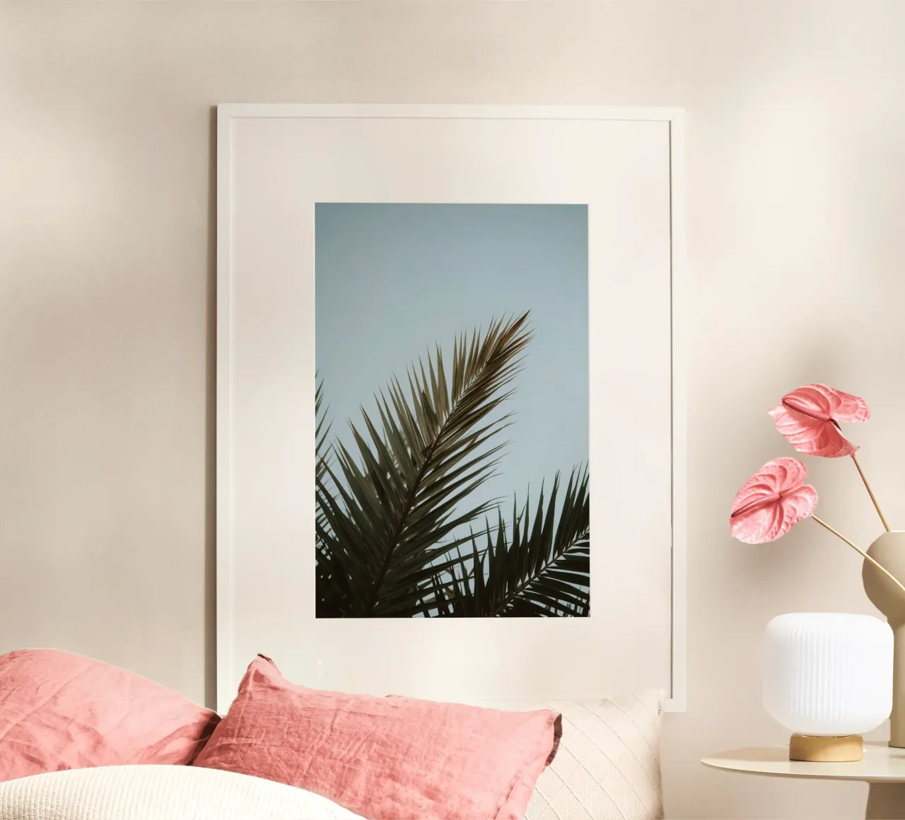 Palmwedel gegen hellblauen Himmel Poster von DesignDoodle