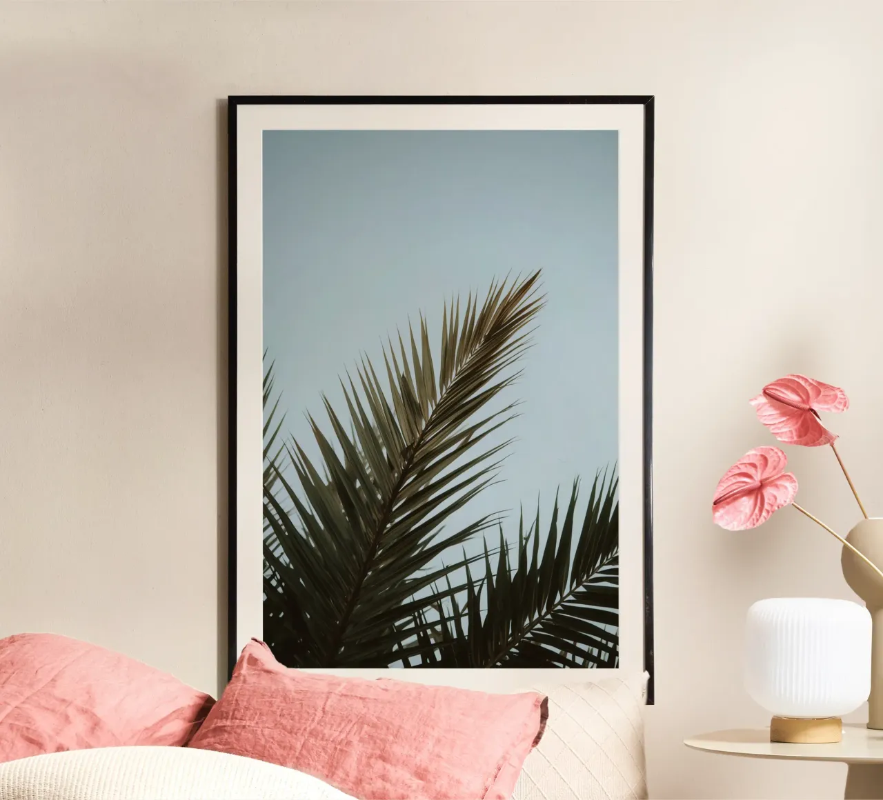 Palmwedel gegen hellblauen Himmel Poster von DesignDoodle