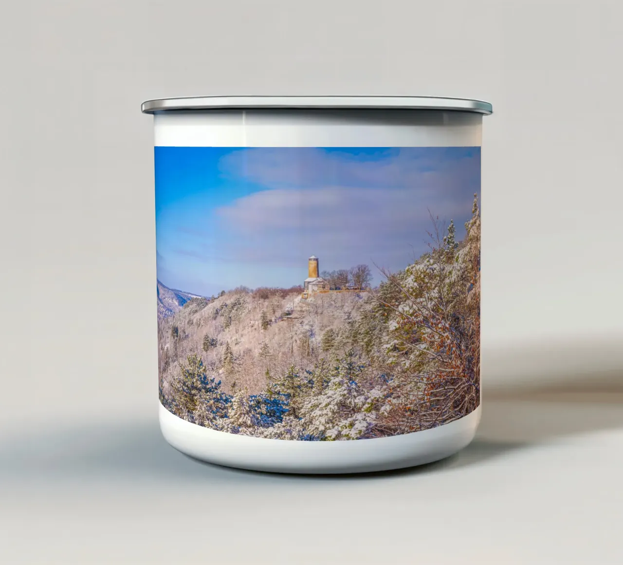 La torre della volpe in inverno tazza in smalto da Marcus Beckert | Fotografie