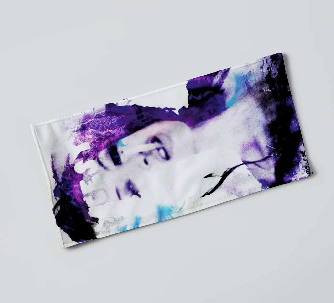 Exces towel by Sandrine Pagnoux