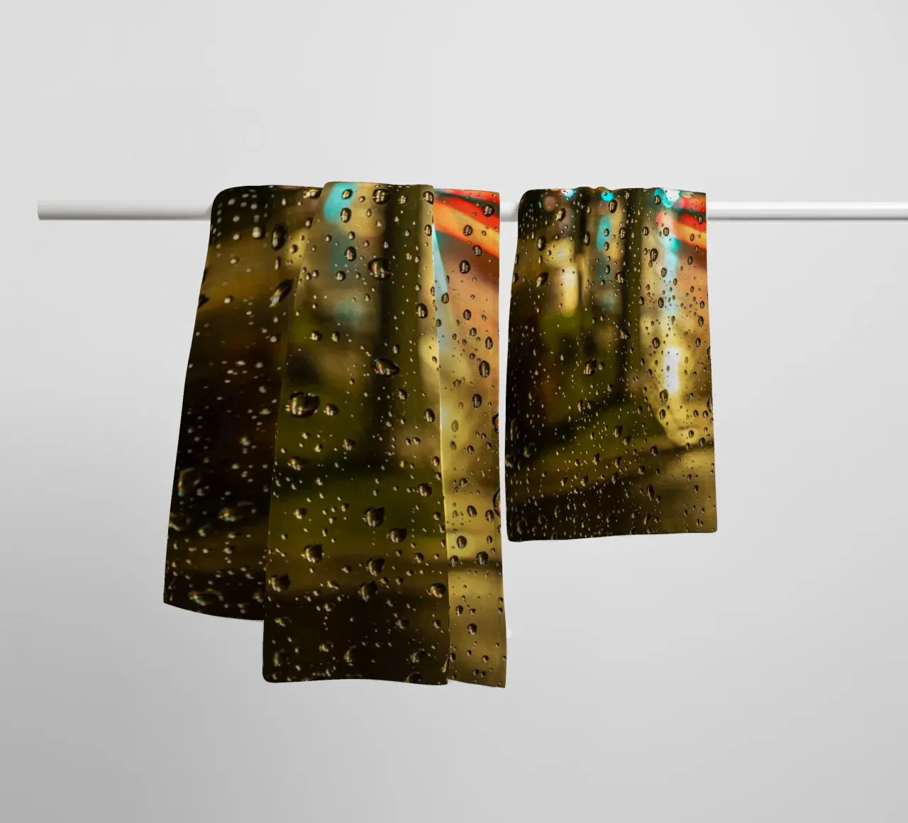 Raindrops on the window towel by Marcus Beckert | Fotografie