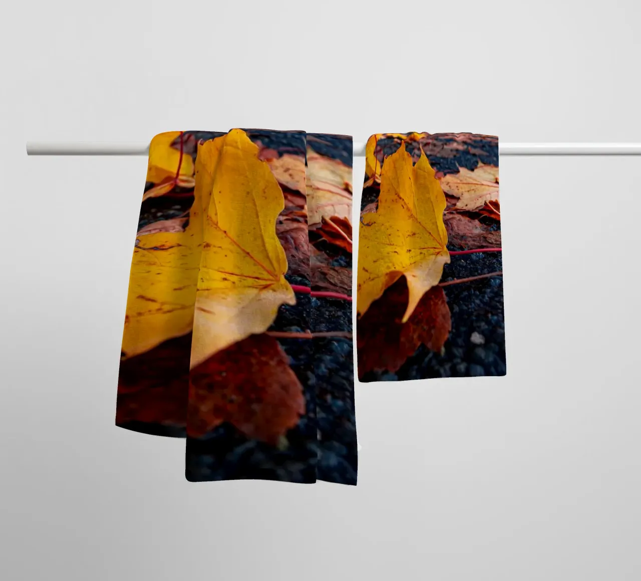 Maple leaf in autumn towel by Marcus Beckert | Fotografie