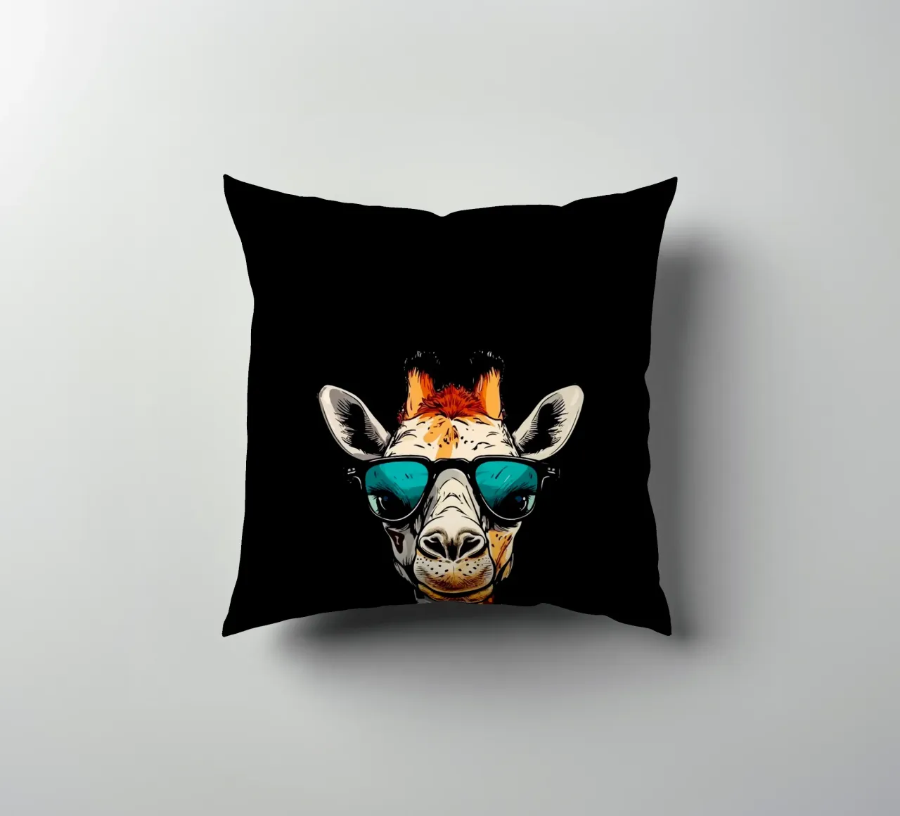 spectacled giraffe cuscino da Dumery Art