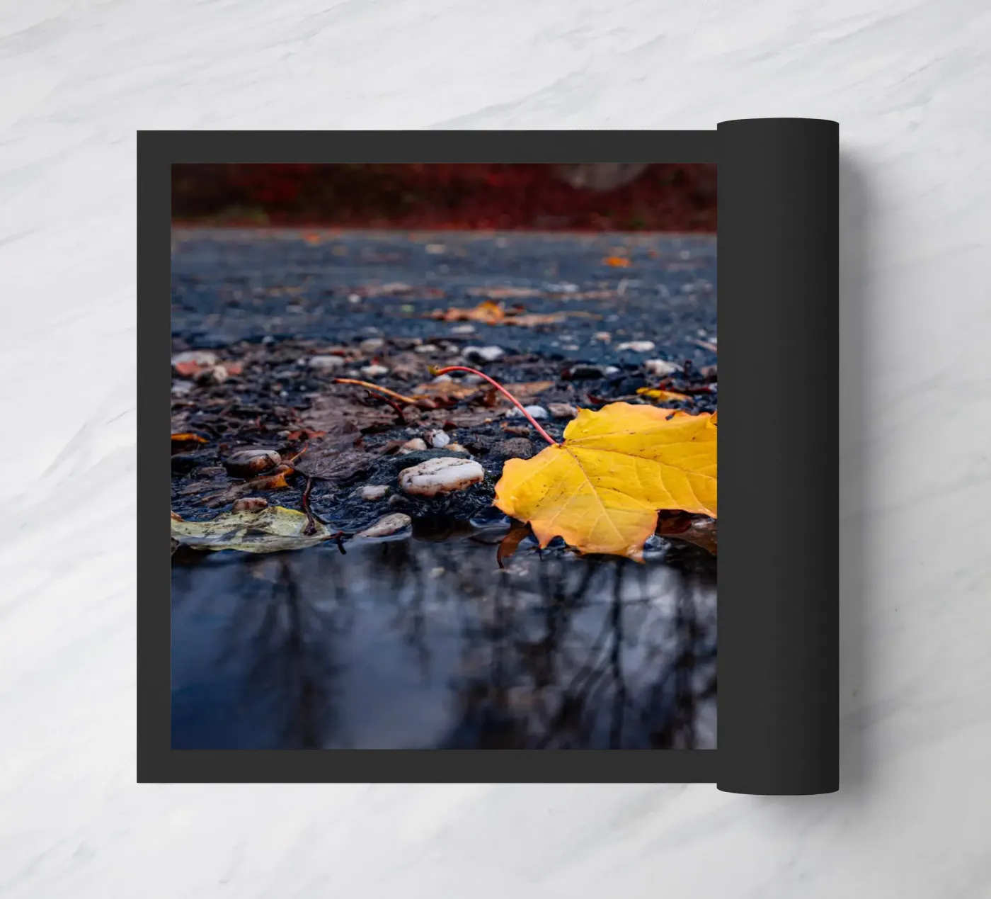 Yellow maple leaf Fußmatte von Marcus Beckert | Fotografie