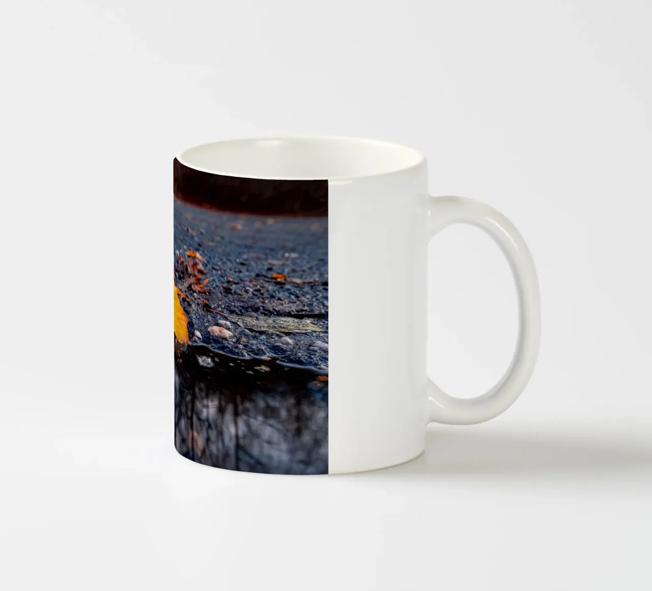 Yellow maple leaf ceramic mug by Marcus Beckert | Fotografie