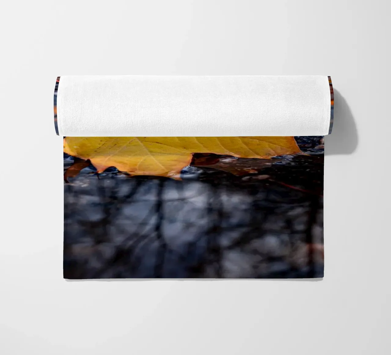 Foglia d'acero gialla telo mare da Marcus Beckert | Fotografie