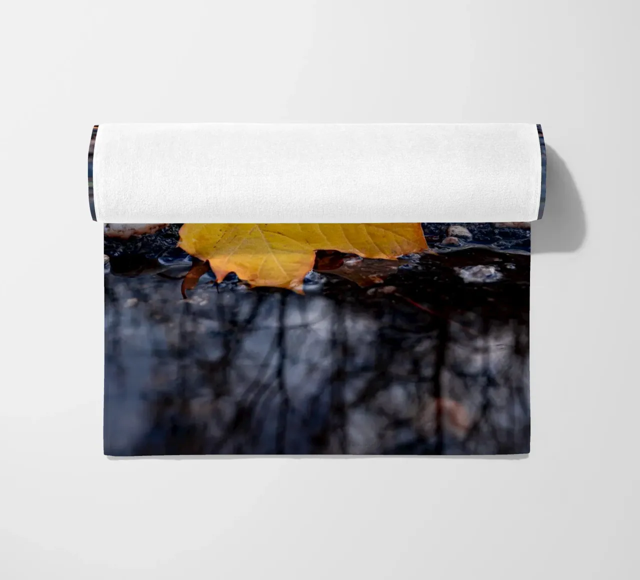 Foglia d'acero gialla telo mare da Marcus Beckert | Fotografie