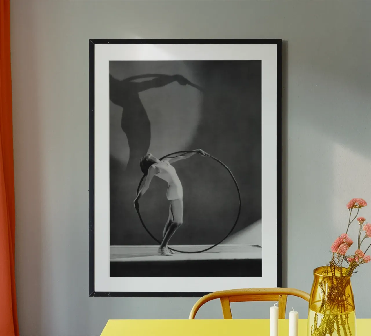 Galleria dell'Atlante Hoyningen Huene Carise Costumi da bagno Hula Hoop Pari poster da Brant Varner