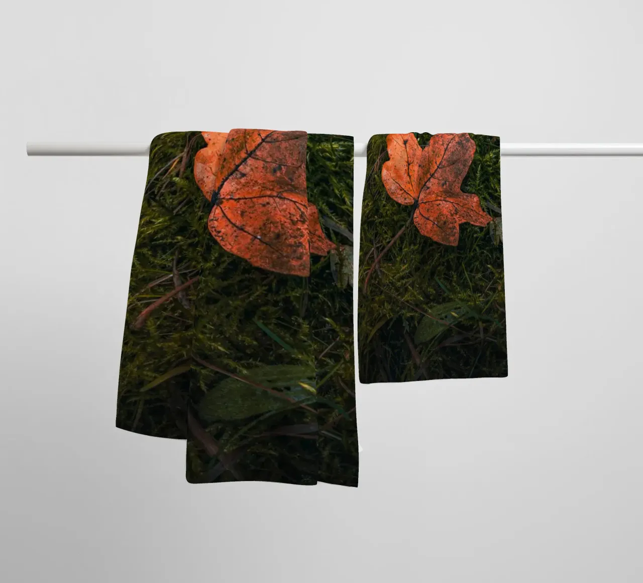 Maple leaf on moss soil towel by Marcus Beckert | Fotografie