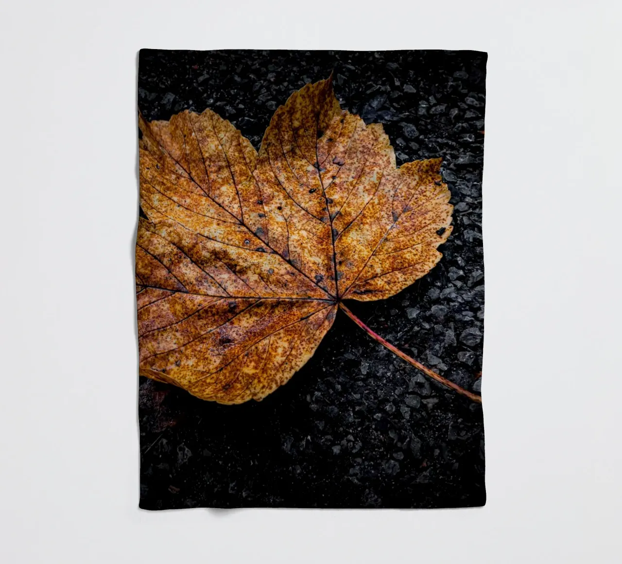 Gelbes Ahornblatt Fleecedecke von Marcus Beckert | Fotografie