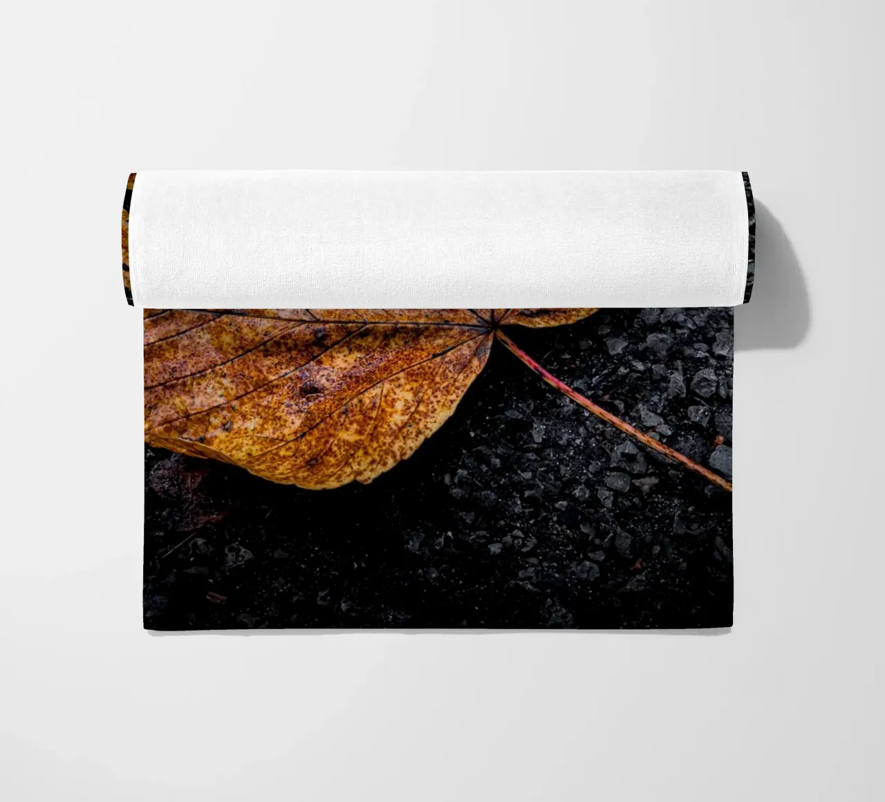 Foglia d'acero gialla telo mare da Marcus Beckert | Fotografie