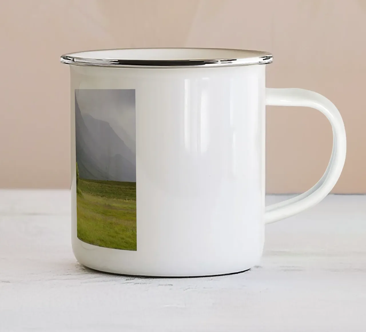 the illustration tazza in smalto da pastel color shape