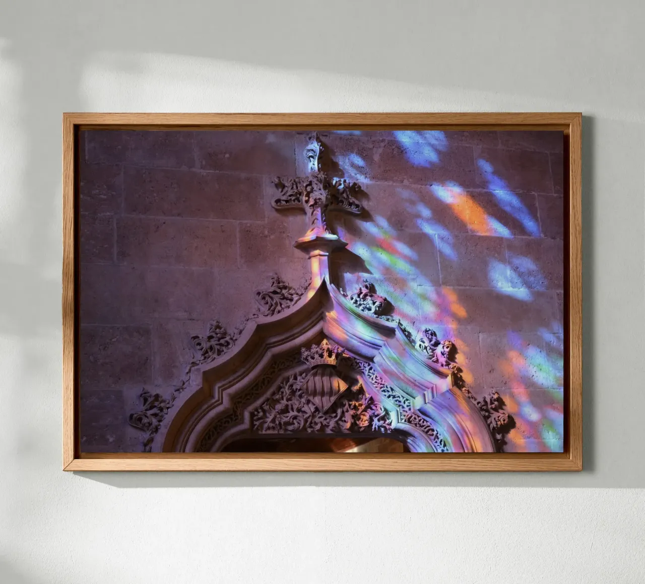 Kleurrijke reflecties in de historische Zijdebeurs van Valencia canvas met Baklijst van byrieneke