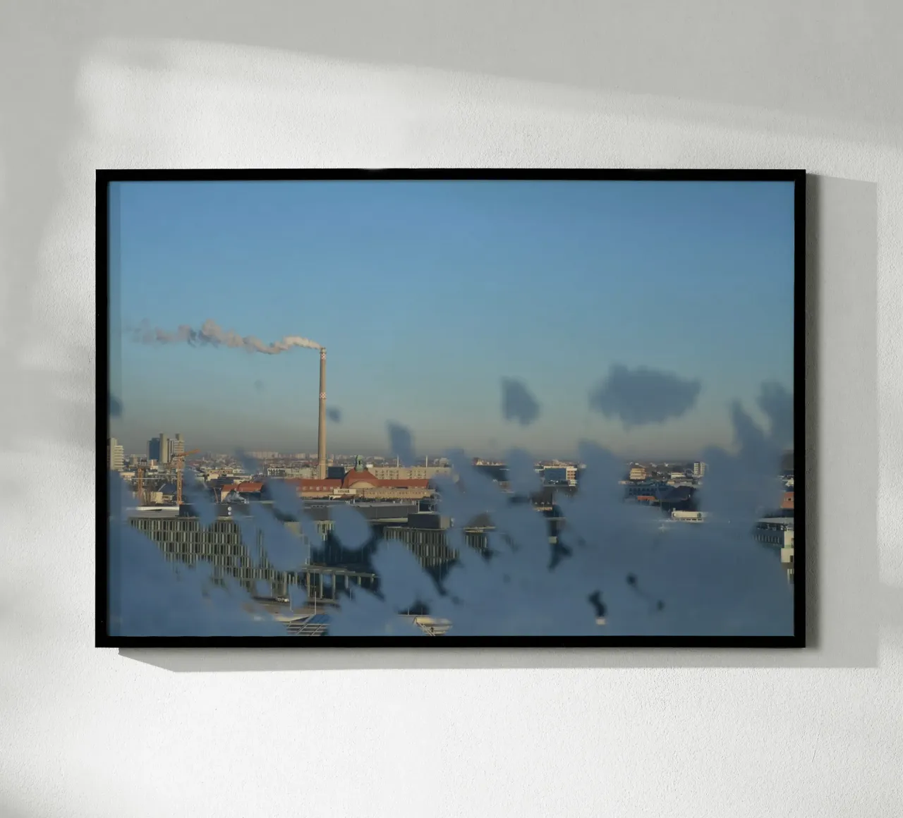 Lo skyline di Berlino dalla cupola del Reichstag con la brina invernale poster da byrieneke
