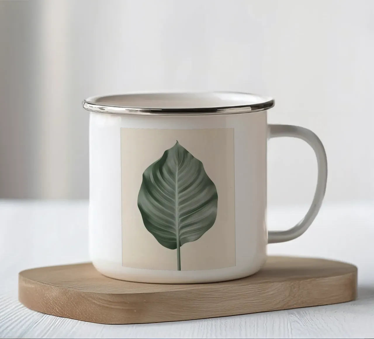 Foglia di uccello del paradiso tazza in smalto da Botanical Gallery