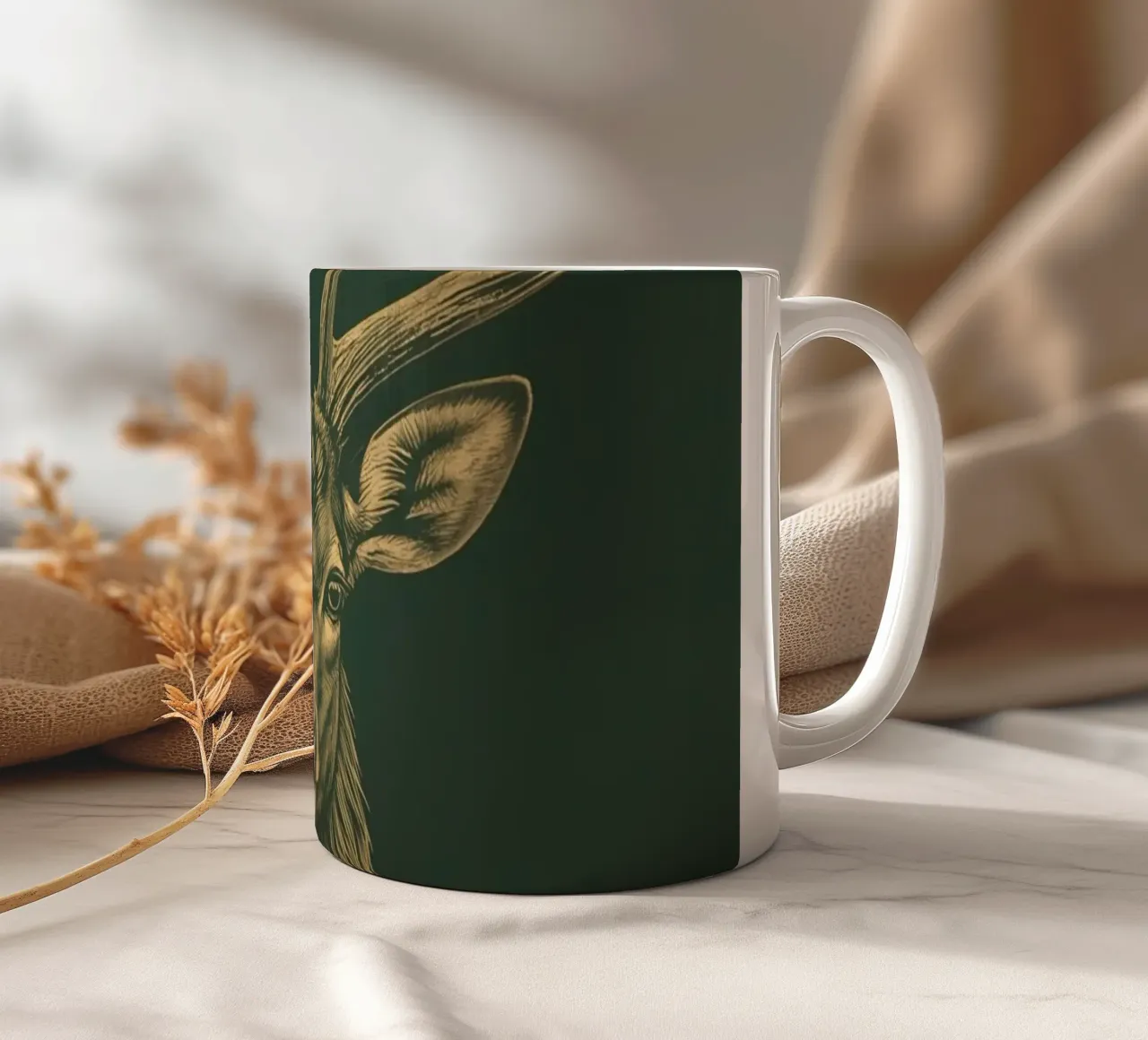 Illustrazione di una testa di cervo con le corna tazza in ceramica da DesignDoodle