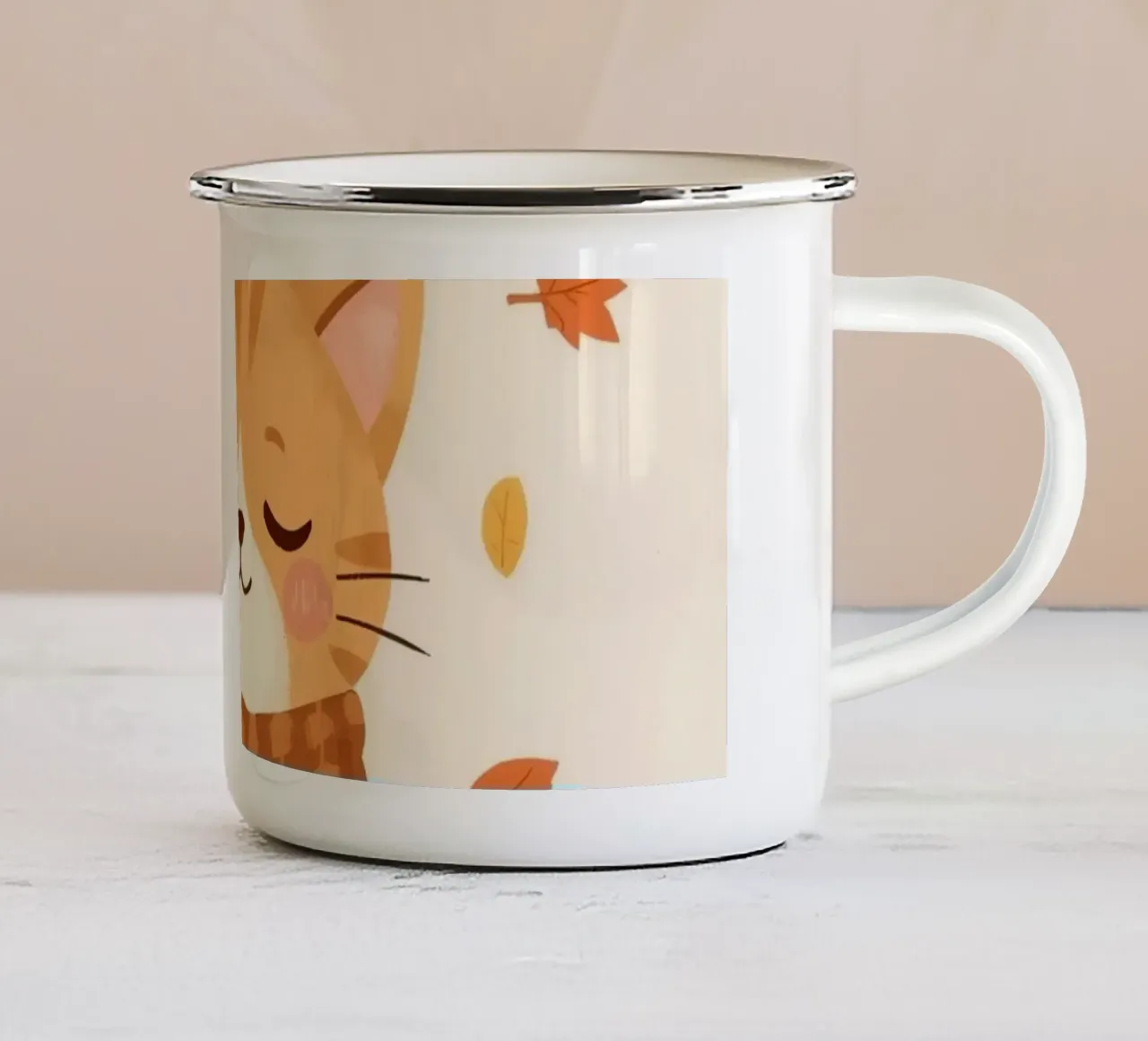 Gatto arancione con sciarpa e foglie d'autunno tazza in smalto da DesignDoodle