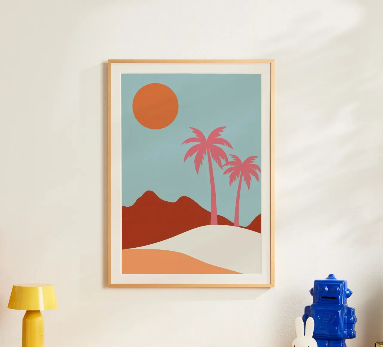 Orizzonte di palme pastello poster con telaio in legno da Autumn Season