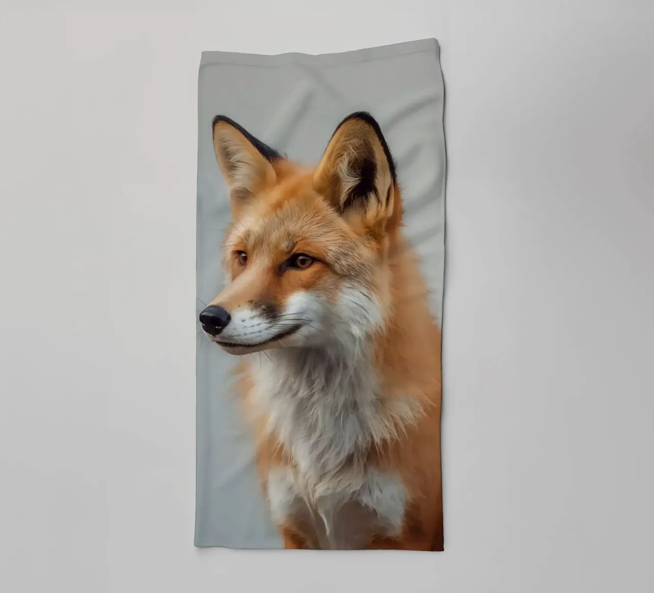 Rotfuchs Porträt nach links blickend Handtuch von DesignDoodle