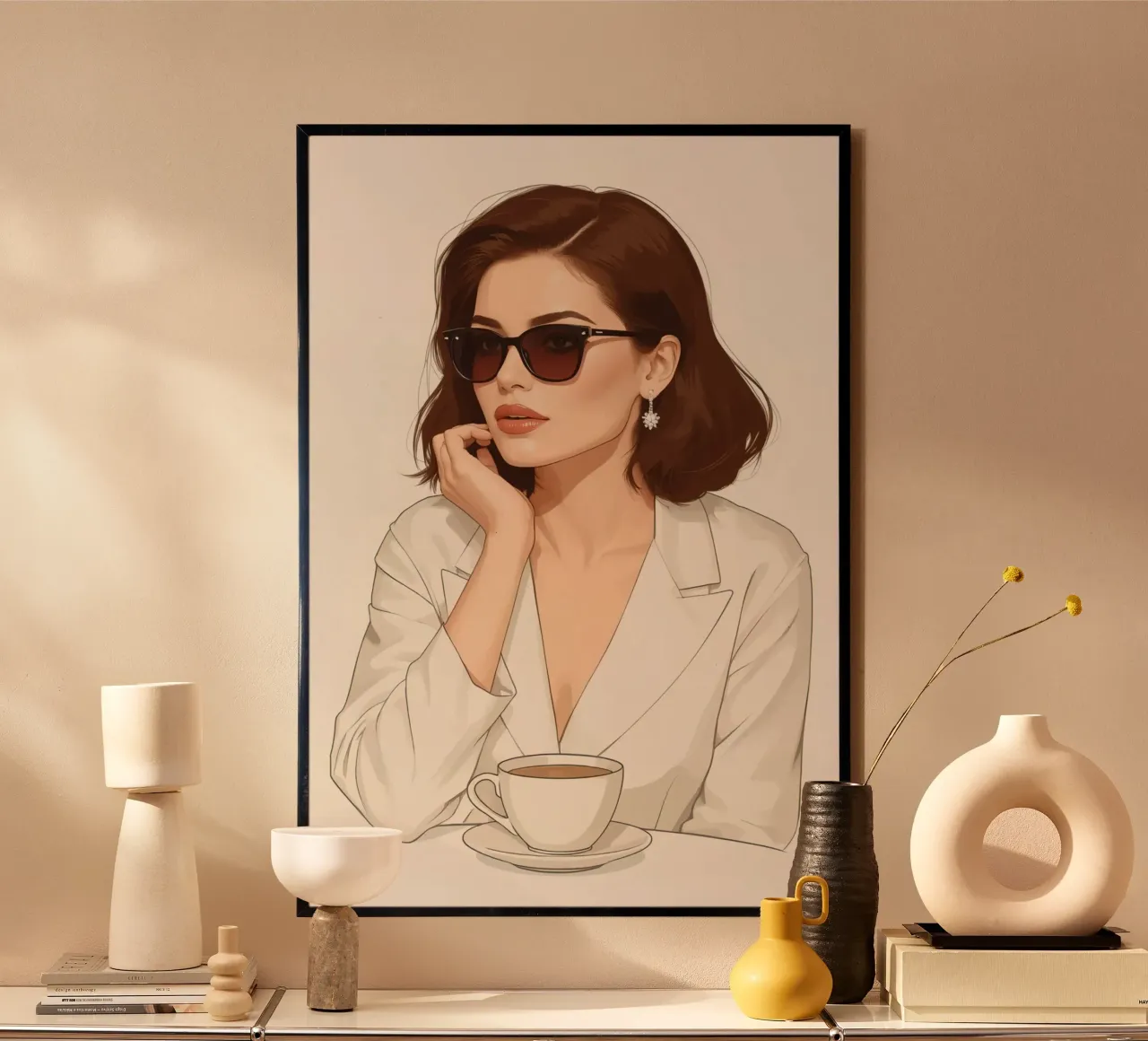 Donna con occhiali da sole, blazer e caffè illustrazione poster con telaio in plastica da DesignDoodle