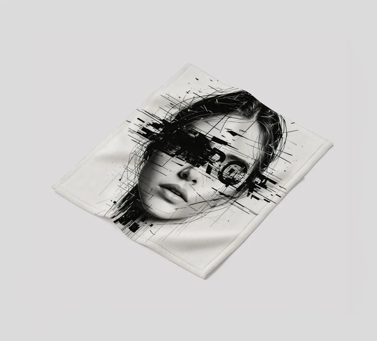 Volto di donna con linee astratte e sovrapposizione di errori coperta in pile da DesignDoodle