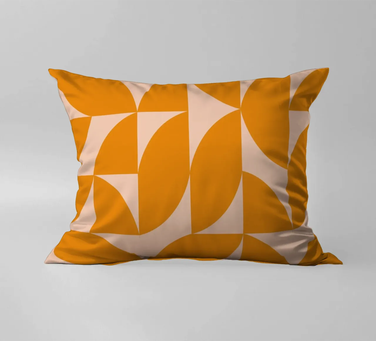 A fette in arancione cuscino da MirimoArt